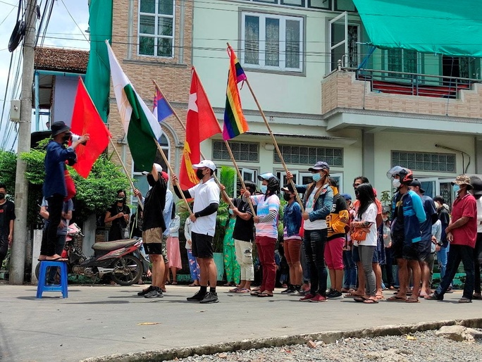 Quân đội Myanmar và nhóm vũ trang giao tranh dữ dội gần biên giới - Ảnh 1.