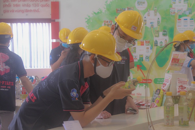 Trường ĐH Bách Khoa TP HCM cho sinh viên tiếp cận thực tế từ nhà máy - Ảnh 3. Trường ĐH Bách Khoa TP HCM cho sinh viên tiếp cận thực tế từ nhà máy - Ảnh 3.