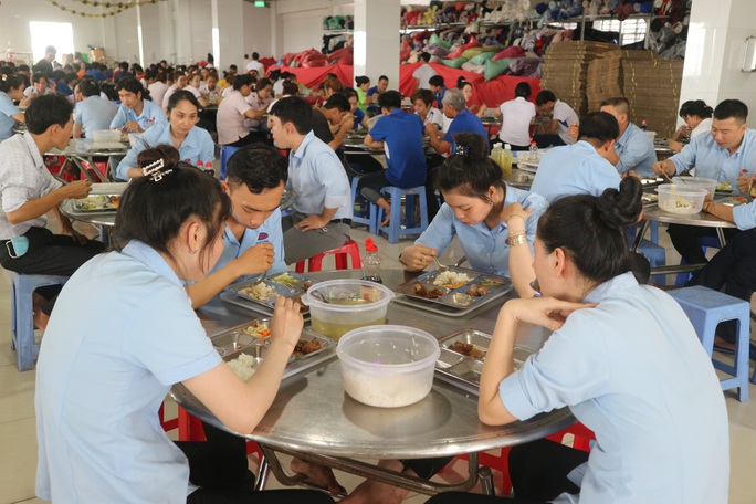 Công nhân phải có sức khỏe tốt để làm việc - Ảnh 3.