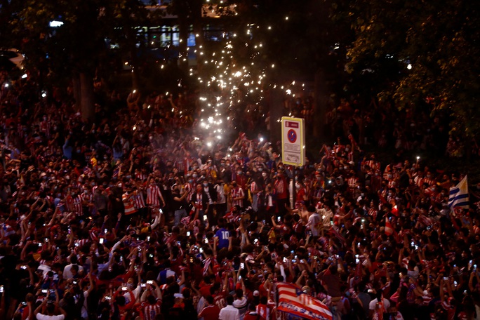 Đua vô địch nghẹt thở, Atletico Madrid đăng quang La Liga sau 7 năm - Ảnh 10.