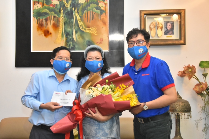 Mai Vàng nhân ái thăm NSND Kim Cương và NSND Minh Vương - Ảnh 1.