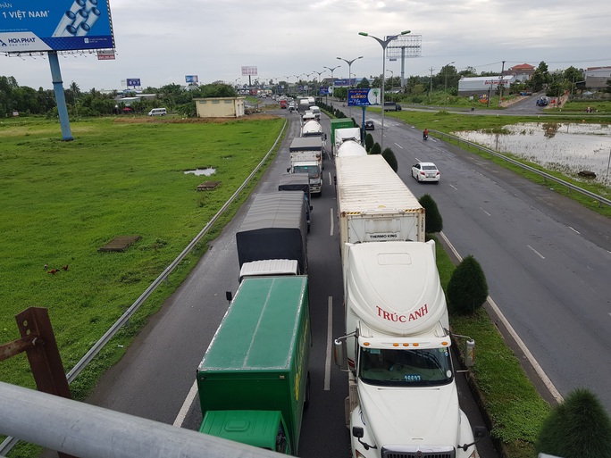 Tai nạn liên hoàn trên cầu Cần Thơ, 1 tài xế tử vong - Ảnh 3.