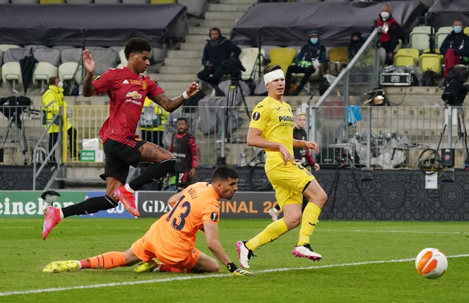 Man United gục ngã loạt luân lưu, Villarreal lên ngôi Europa League  - Ảnh 2.