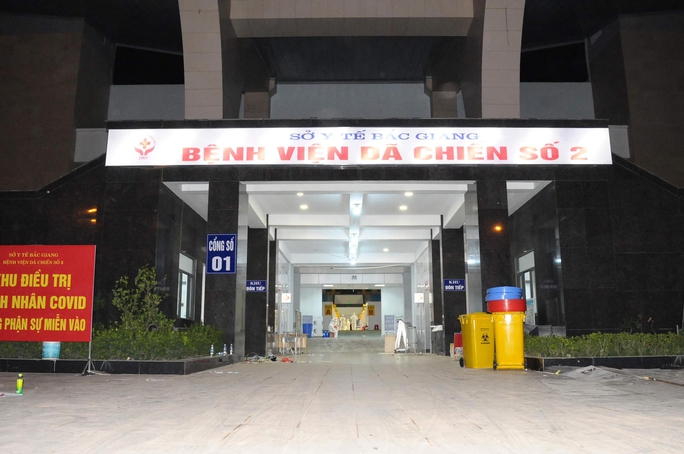 Đêm 27-5, Bệnh viện Dã chiến số 2 Bắc Giang tiếp nhận 500 bệnh nhân Covid-19 - Ảnh 1.