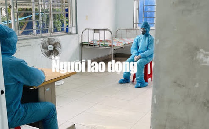 UBND quận Tân Phú giải thích về clip sự thật khu cách ly... gây xôn xao mạng xã hội - Ảnh 2. UBND quận Tân Phú giải thích về clip sự thật khu cách ly... gây xôn xao mạng xã hội - Ảnh 2.