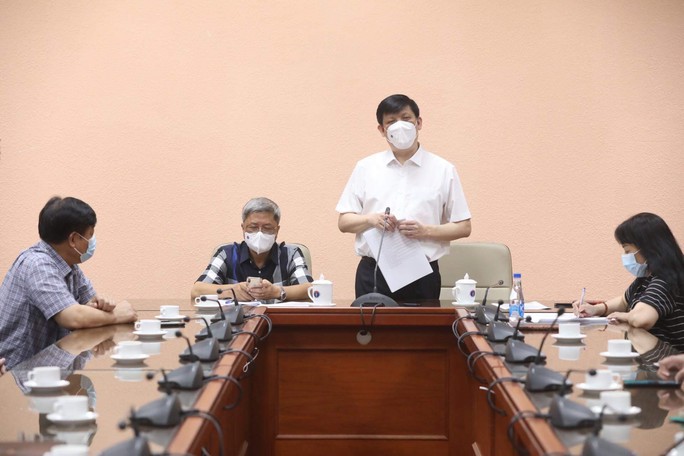 Thứ trưởng Bộ Y tế Nguyễn Trường Sơn và đoàn sang Lào công tác thực hiện cách ly tập trung - Ảnh 1.