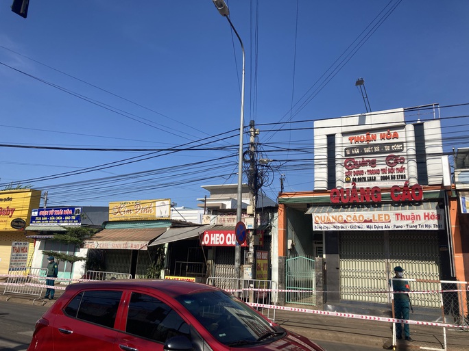 Liên quan nữ quán bar ở Đà Nẵng dương tính Covid-19: Đồng Nai phong tỏa hàng chục hộ dân - Ảnh 5.
