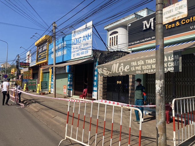 Liên quan nữ quán bar ở Đà Nẵng dương tính Covid-19: Đồng Nai phong tỏa hàng chục hộ dân - Ảnh 3.