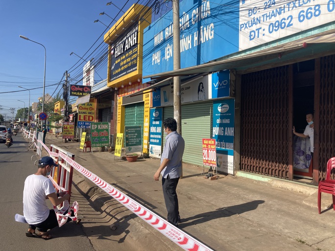 Liên quan nữ quán bar ở Đà Nẵng dương tính Covid-19: Đồng Nai phong tỏa hàng chục hộ dân - Ảnh 6.