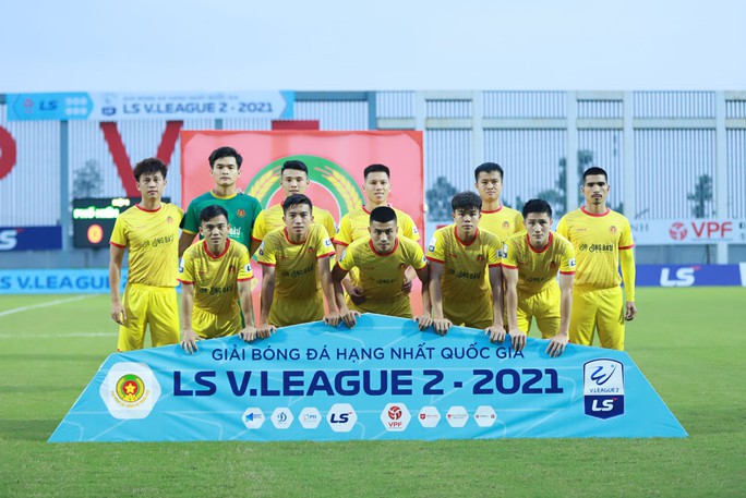 Hủy trận đấu Giải Hạng nhất vì cầu thủ CLB Công an Nhân dân là F2 của ca Covid-19 - Ảnh 2. Hủy trận đấu Giải Hạng nhất vì cầu thủ CLB Công an Nhân dân là F2 của ca Covid-19 - Ảnh 2.