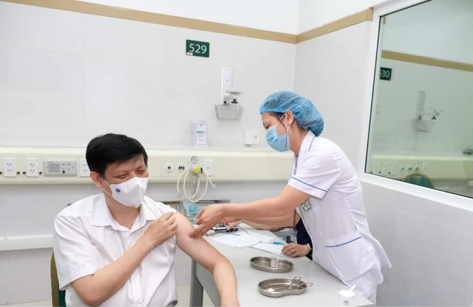 Tử vong sau tiêm vắc-xin Covid-19: Chuyên gia tiêm chủng nói gì? - Ảnh 2.