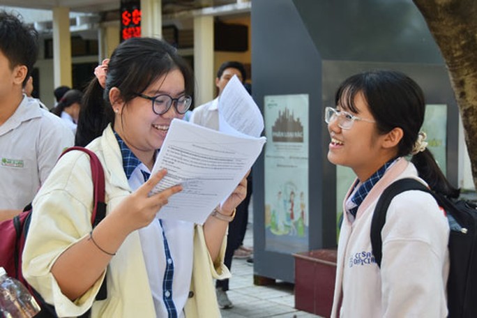 Nhiều lý do để TP HCM không xét tuyển lớp 10 - Ảnh 1. Nhiều lý do để TP HCM không xét tuyển lớp 10 - Ảnh 1.