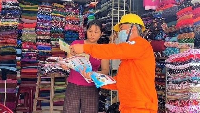 PC Quảng Ngãi: Tăng cường tuyên truyền tiết kiệm điện ngay từ đầu hè - Ảnh 1. PC Quảng Ngãi: Tăng cường tuyên truyền tiết kiệm điện ngay từ đầu hè - Ảnh 1.