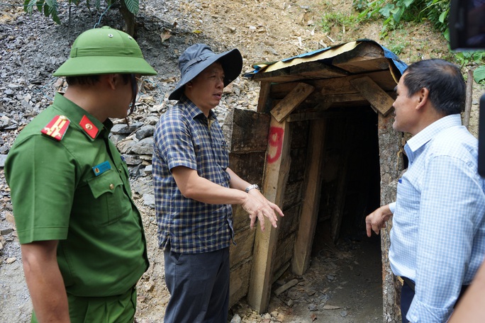 Quảng Nam sẽ dùng 6 tấn thuốc nổ đánh sập hầm vàng ở Vườn quốc gia Sông Thanh - Ảnh 2. Quảng Nam sẽ dùng 6 tấn thuốc nổ đánh sập hầm vàng ở Vườn quốc gia Sông Thanh - Ảnh 2.