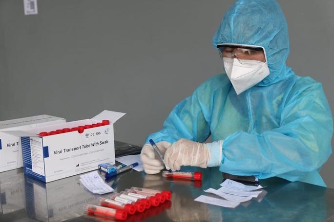 10 ca nhiễm SARS-CoV-2 mới nhất tại TP HCM trú ở những quận nào? - Ảnh 1.