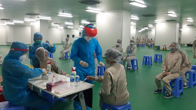 TP HCM: 11.181 người được tiêm vắc-xin đợt 3, 298 ca mắc Covid-19 điều trị khỏi - Ảnh 1.