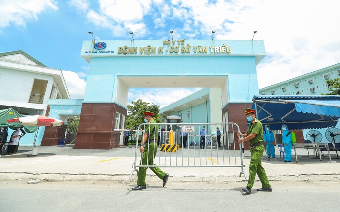 CLIP: Dỡ bỏ phong toả Bệnh viện K cơ sở Tân Triều - Ảnh 2.