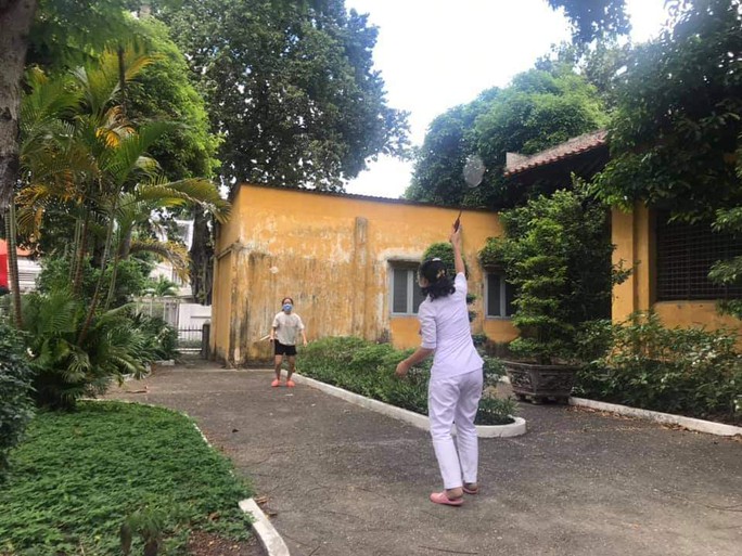 Chùm ảnh: Bên trong Bệnh viện Bệnh Nhiệt đới TP HCM đang bị phong tỏa - Ảnh 8. Chùm ảnh: Bên trong Bệnh viện Bệnh Nhiệt đới TP HCM đang bị phong tỏa - Ảnh 8.