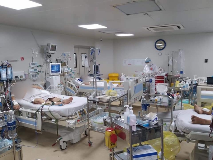 Chùm ảnh: Bên trong Bệnh viện Bệnh Nhiệt đới TP HCM đang bị phong tỏa - Ảnh 1. Chùm ảnh: Bên trong Bệnh viện Bệnh Nhiệt đới TP HCM đang bị phong tỏa - Ảnh 1.