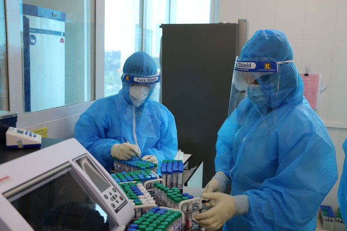 Hà Tĩnh: Phát hiện thêm 6 F1 dương tính với virus SARS-CoV-2 - Ảnh 1. Hà Tĩnh: Phát hiện thêm 6 F1 dương tính với virus SARS-CoV-2 - Ảnh 1.