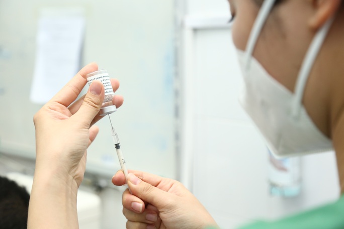 Phân bổ đợt 5 vắc-xin Covid-19, TP HCM nhiều nhất với 786.000 liều - Ảnh 2.