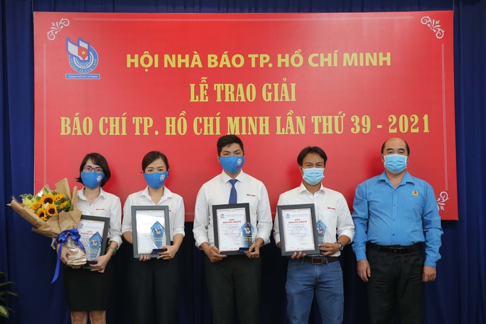 Báo Người Lao Động đoạt 8 giải Báo chí TP HCM năm 2021 - Ảnh 6.