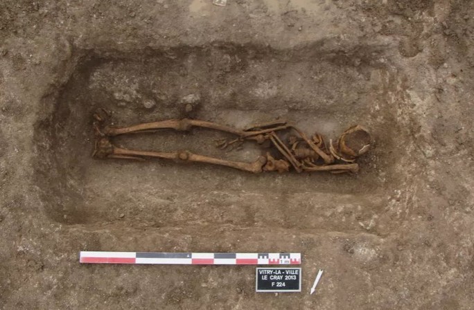 Loạt mộ cổ chứa bảo vật ma xuất hiện bí ẩn khắp châu Âu - Ảnh 1.