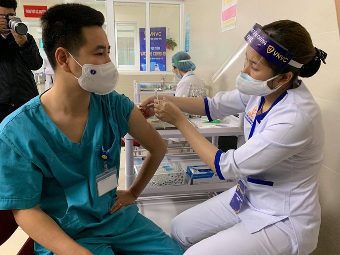 Bị tiểu đường biến chứng qua tim, tiêm vắc-xin Covid-19 được không? - Ảnh 1.