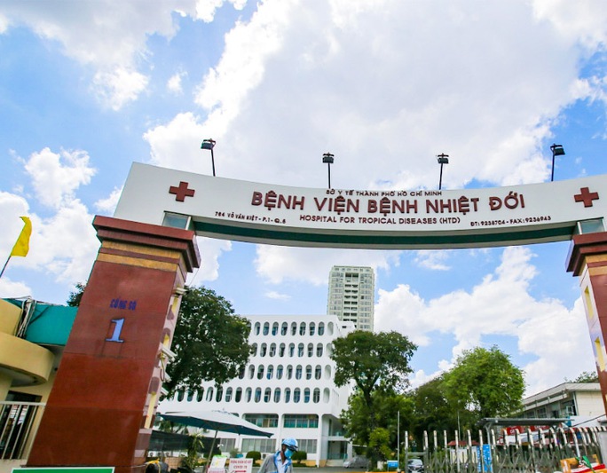 Bệnh viện Bệnh Nhiệt đới TP HCM chính thức dỡ bỏ cách ly - Ảnh 1.