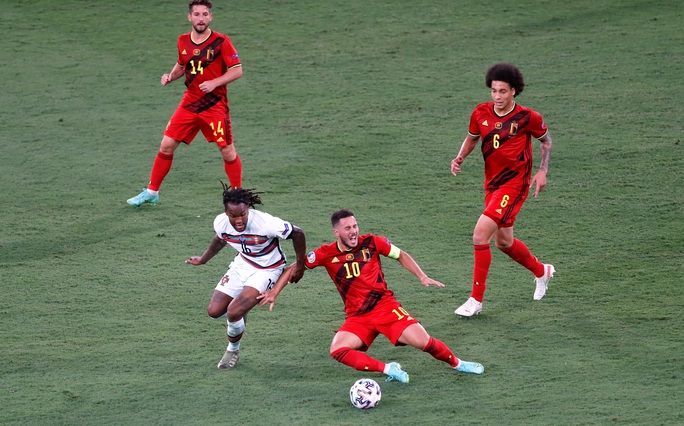 Siêu phẩm Hazard biến Bồ Đào Nha thành cựu vô địch, Bỉ vào tứ kết - Ảnh 7.