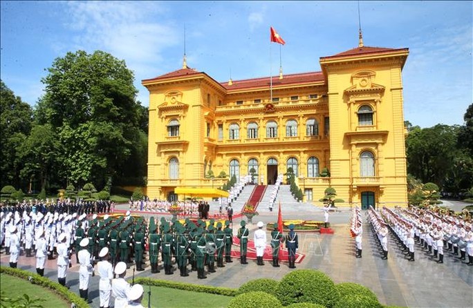 Chủ tịch nước chủ trì lễ đón Tổng Bí thư, Chủ tịch nước Lào - Ảnh 2.