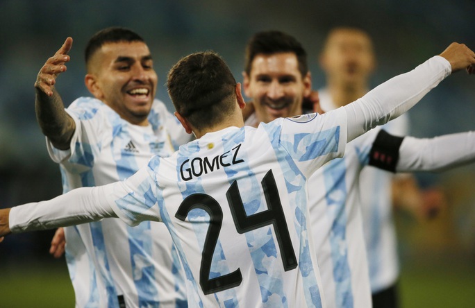 Lionel Messi lập kỷ lục độc nhất vô nhị, Argentina thẳng tiến tứ kết Copa America - Ảnh 1.