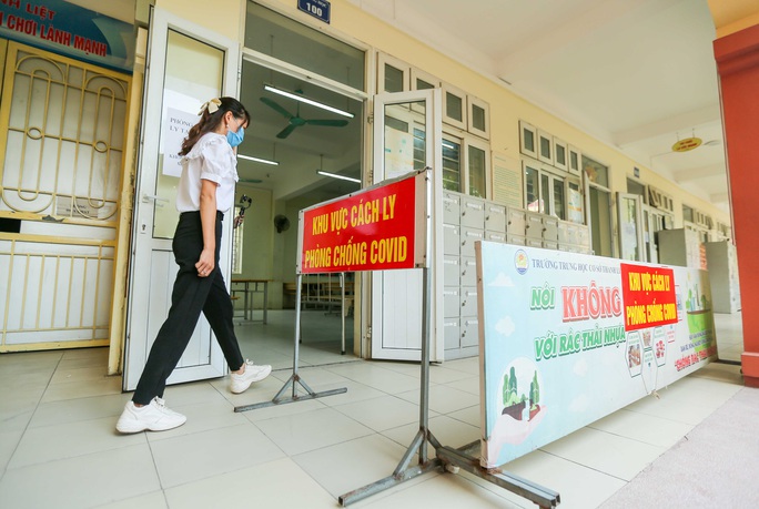 CLIP: Thí sinh thi lớp 10 bị sốt, đau ngực sẽ phải đến phòng cách ly tạm thời - Ảnh 12.