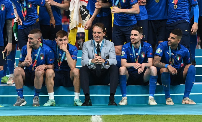 HLV Roberto Mancini giúp tuyển Ý lập nên hàng loạt kỷ lục - Ảnh 8.