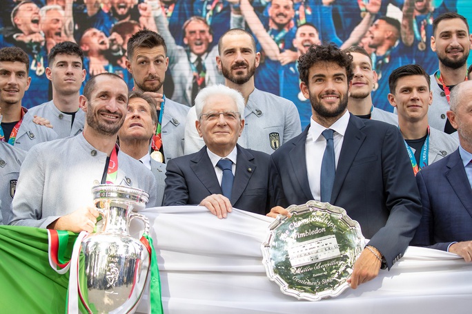 Ngày về vinh quy bái tổ của tuyển Ý sau chức vô địch Euro 2020 - Ảnh 9.