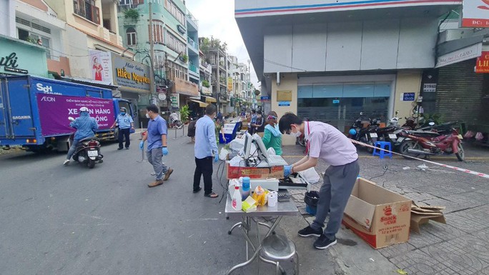 TP HCM: Điều tra 56 người mắc Covid-19 chưa rõ nguồn lây - Ảnh 1.
