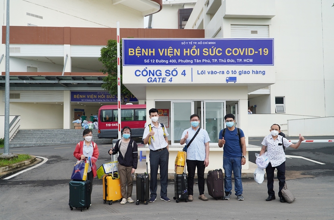 TP HCM: Những hình ảnh bên trong Bệnh viện hồi sức Covid-19 - Ảnh 9.