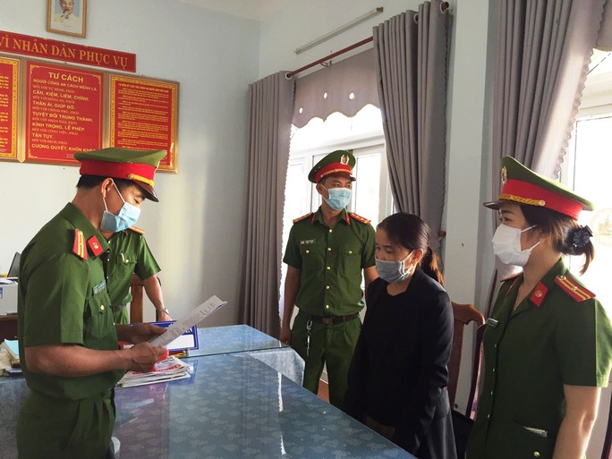 Một nữ cán bộ xã ở Quảng Nam chiếm đoạt hơn 5,4 tỉ đồng - Ảnh 1. Một nữ cán bộ xã ở Quảng Nam chiếm đoạt hơn 5,4 tỉ đồng - Ảnh 1.