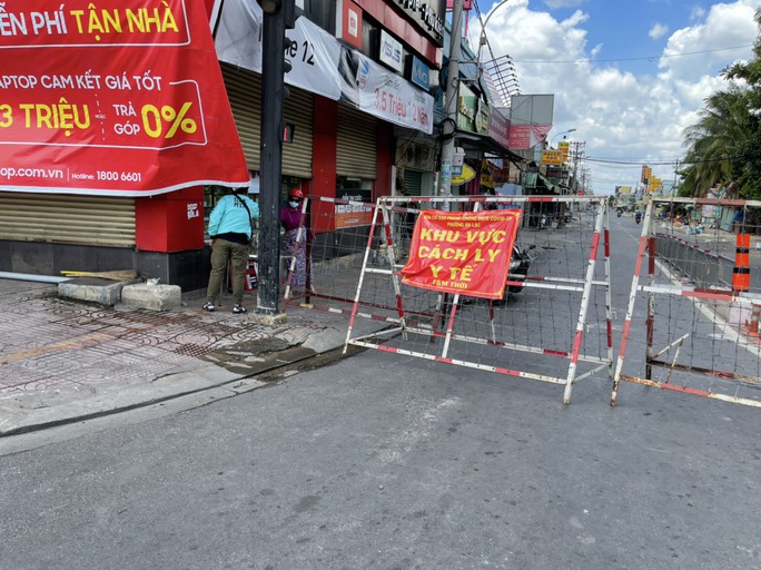 TP HCM: Quận Bình Tân chưa quyết định kéo dài phong tỏa 3 khu phố ở An Lạc - Ảnh 1. TP HCM: Quận Bình Tân chưa quyết định kéo dài phong tỏa 3 khu phố ở An Lạc - Ảnh 1.
