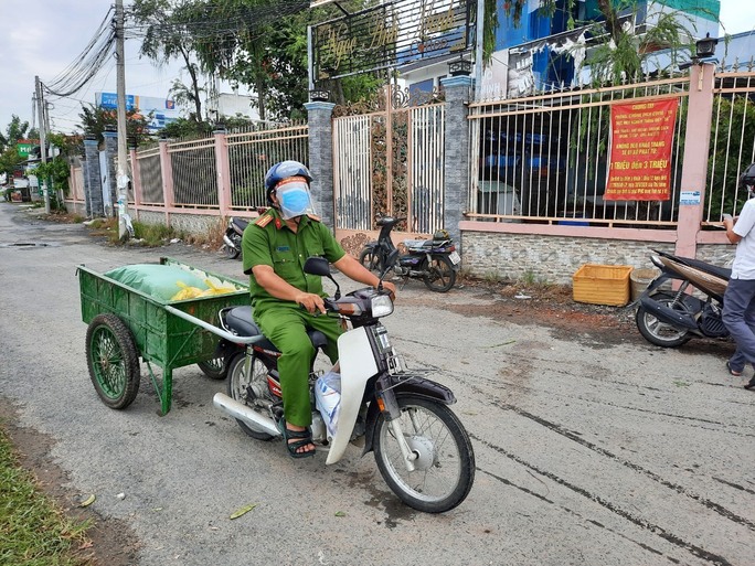 Cần Thơ: Cung cấp lương thực, thực phẩm cho người dân trong khu vực phong tỏa - Ảnh 3.