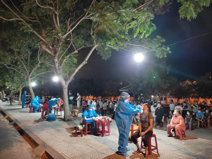 Xét nghiệm lần 2, có 3 F1 ở Quảng Nam thành F0 - Ảnh 2.