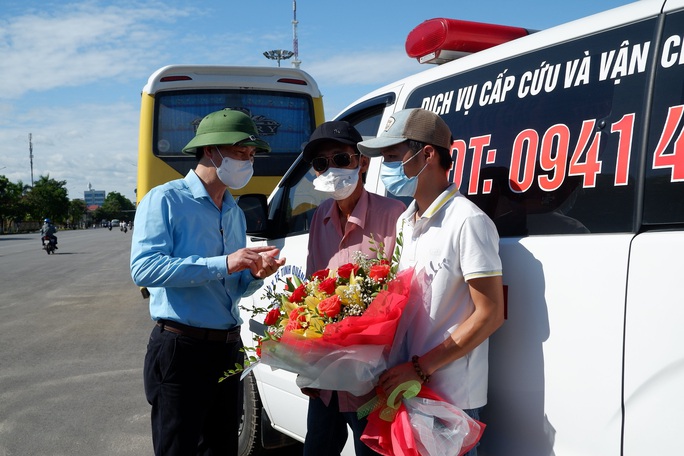 Quảng Bình chi viện 29 y bác sĩ vào TP HCM chống dịch - Ảnh 3.