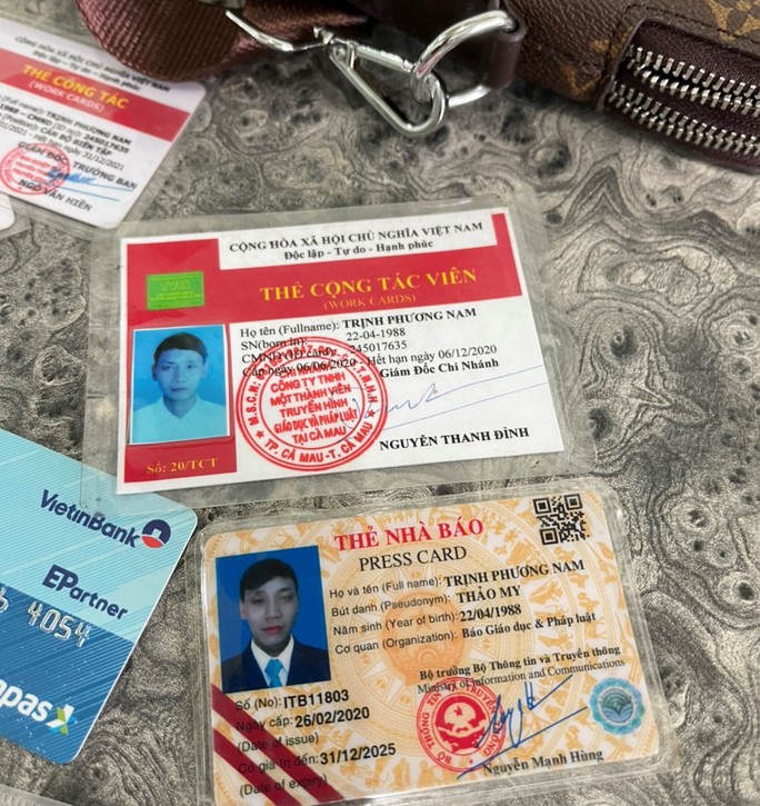 Khởi tố nhà báo dỏm cưỡng đoạt tài sản của cơ sở chăn nuôi - Ảnh 2.