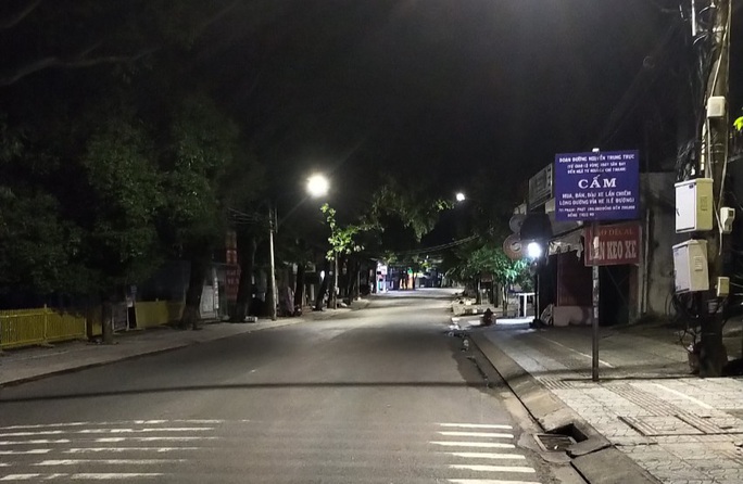 Chùm ảnh: Phú Quốc ngày đầu thực hiện không ra đường sau 18 giờ - Ảnh 7.