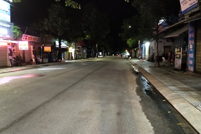 Chùm ảnh: Phú Quốc ngày đầu thực hiện không ra đường sau 18 giờ - Ảnh 8.