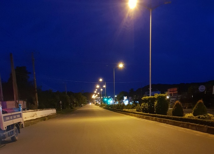 Chùm ảnh: Phú Quốc ngày đầu thực hiện không ra đường sau 18 giờ - Ảnh 10.