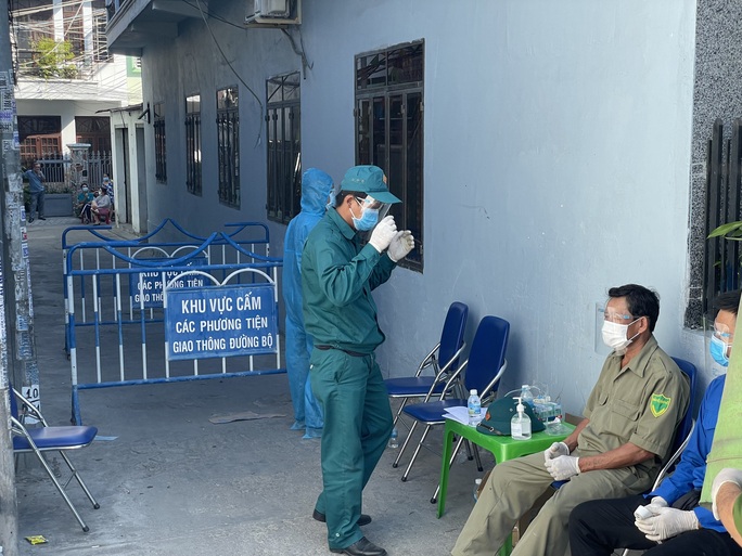 Khánh Hòa: 17 trường hợp nhiễm SARS-CoV-2 liên quan đến ca nhiễm Phú Yên - Ảnh 2.