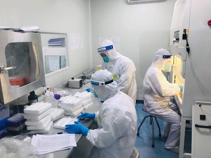 Tăng giá dịch vụ xét nghiệm Covid-19, Bộ Y tế yêu cầu xử lý nghiêm - Ảnh 1. Tăng giá dịch vụ xét nghiệm Covid-19, Bộ Y tế yêu cầu xử lý nghiêm - Ảnh 1.