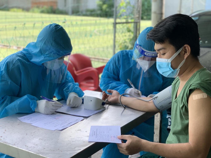 TP HCM: TP Thủ Đức ra quân tiêm vắc-xin Covid-19 lưu động - Ảnh 6.