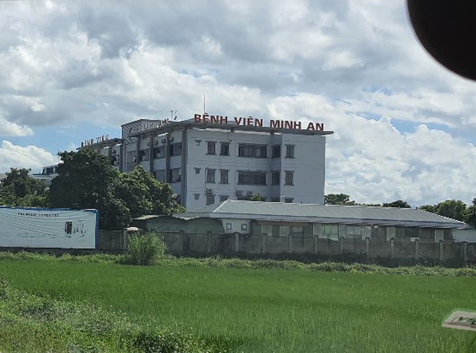 Thêm 6 trường hợp dương tính SARS-CoV-2 liên quan ổ dịch tại một bệnh viện - Ảnh 1. Thêm 6 trường hợp dương tính SARS-CoV-2 liên quan ổ dịch tại một bệnh viện - Ảnh 1.